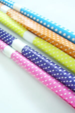 Selecciona color de papel p/forrar con Lunares